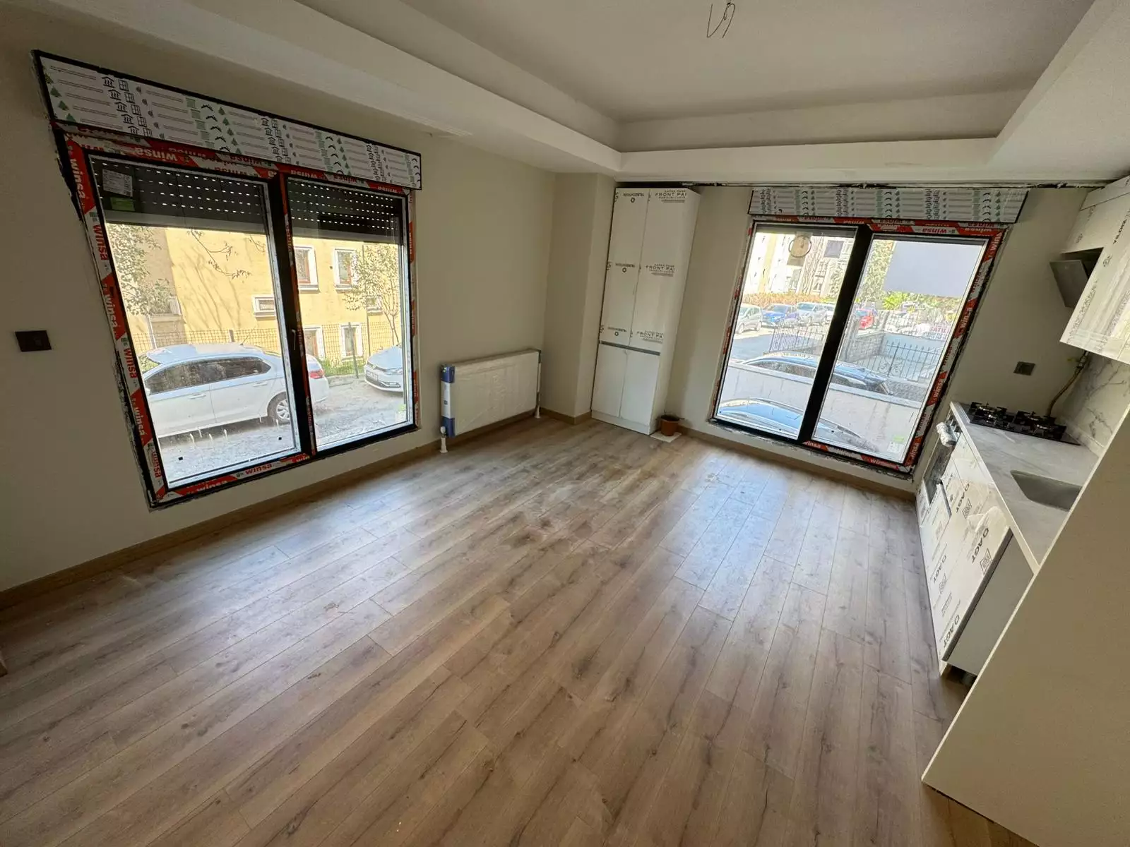 BEŞİKTAŞ DİKİLİTAŞTA YENİ BİNADA BAHÇELİ GENİŞ 1+1 SATILIK DAİRE