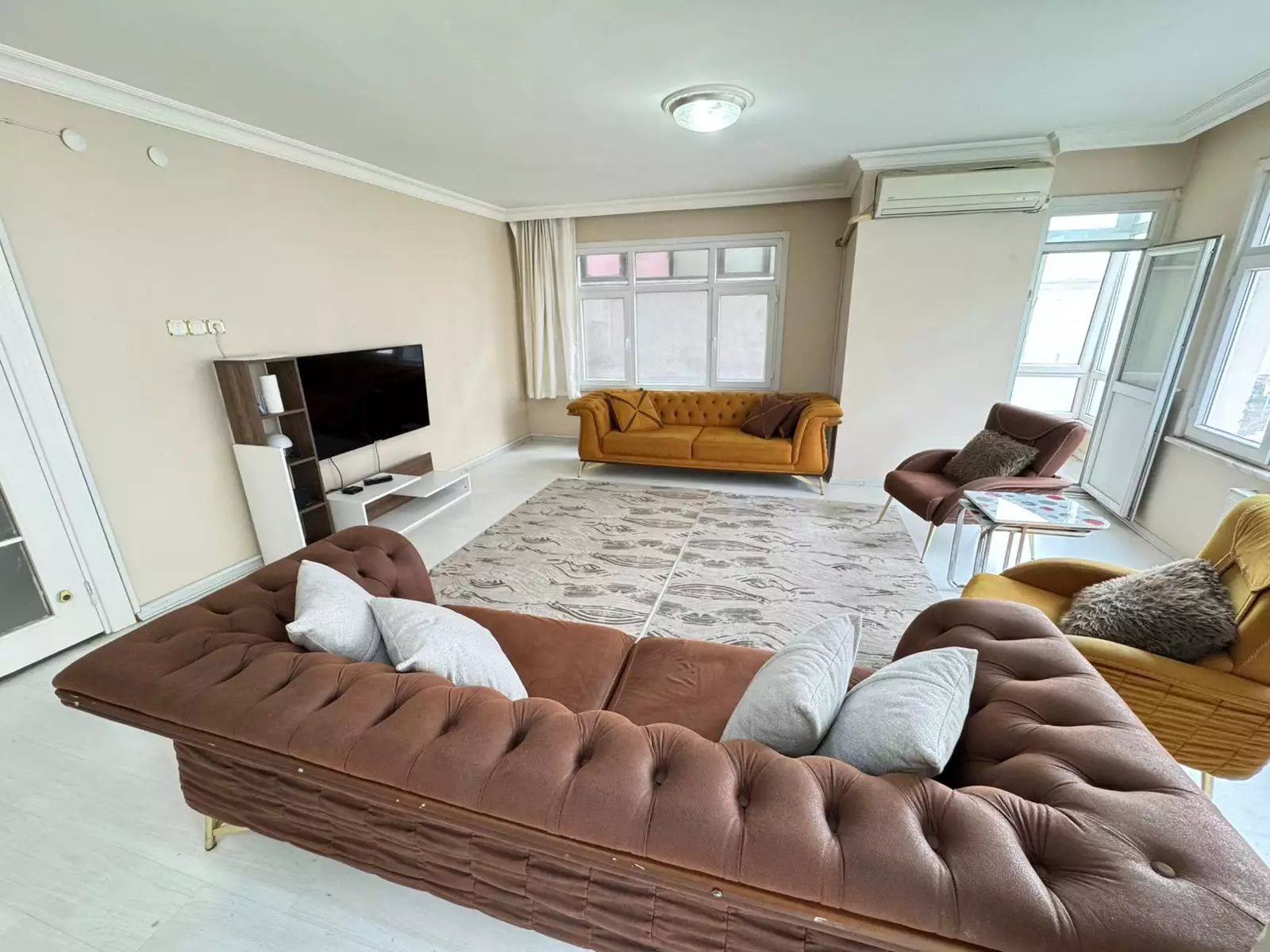 ŞİRİNEVLER E-5 ÜSTÜNDE ADA BAZINDA DÖNÜŞÜM 2+1 SATILIK DAİRE