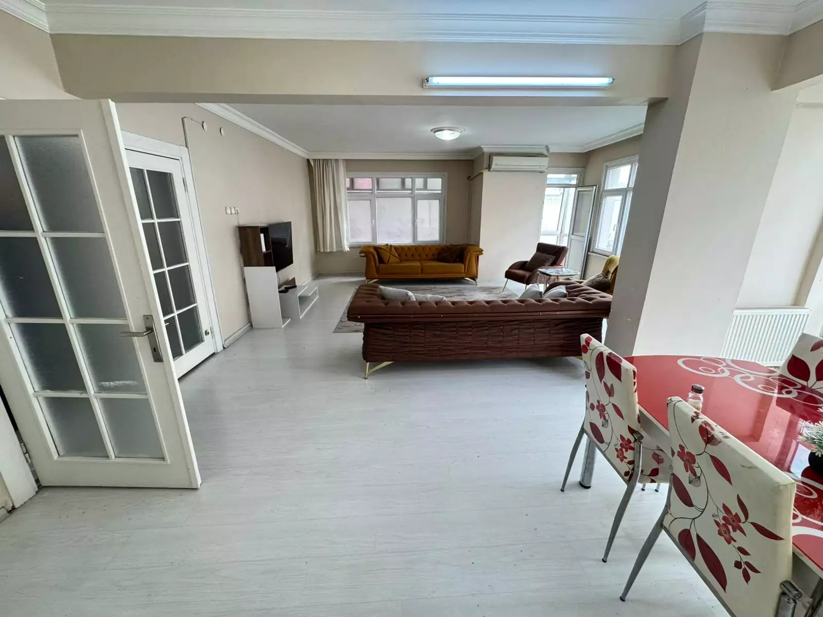 ŞİRİNEVLER E-5 ÜSTÜNDE ADA BAZINDA DÖNÜŞÜM 2+1 SATILIK DAİRE