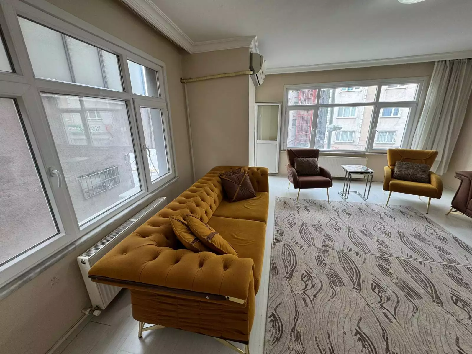 ŞİRİNEVLER E-5 ÜSTÜNDE ADA BAZINDA DÖNÜŞÜM 2+1 SATILIK DAİRE