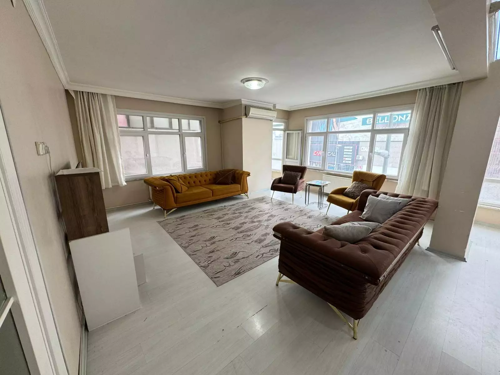 ŞİRİNEVLER E-5 ÜSTÜNDE ADA BAZINDA DÖNÜŞÜM 2+1 SATILIK DAİRE