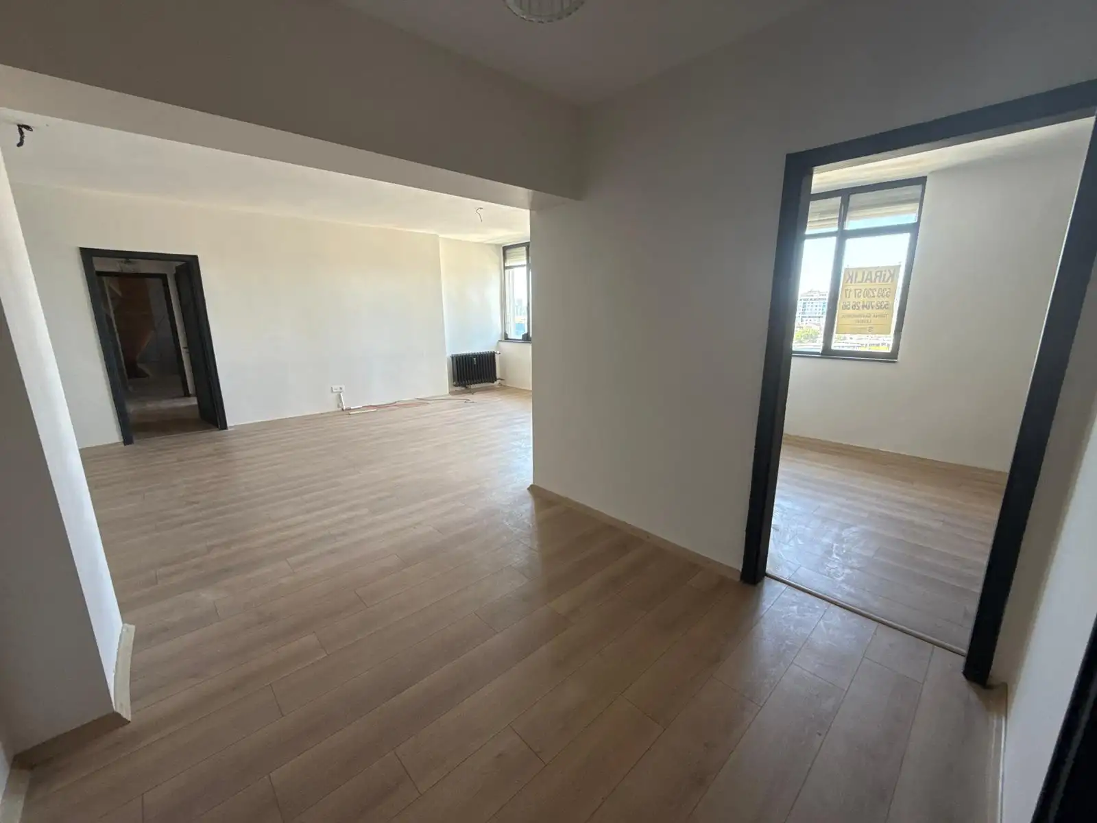 4 LEVENT ANA CADDE ÜSTÜNDE 3.KATTA KİRALIK 3+1 OFİS BÜRO