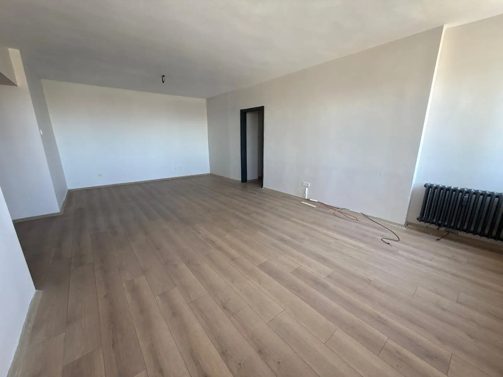 4 LEVENT ANA CADDE ÜSTÜNDE 3.KATTA KİRALIK 3+1 OFİS BÜRO