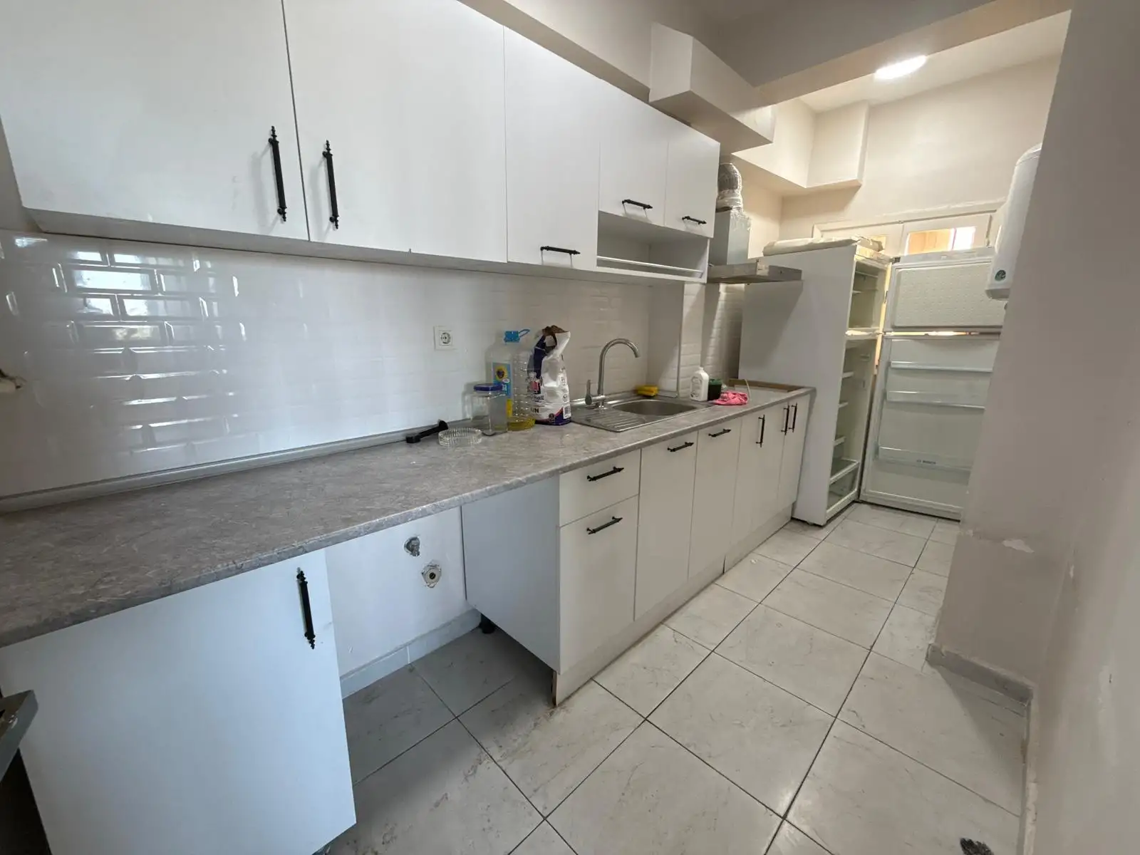 4 LEVENT ANA CADDE ÜSTÜNDE 3.KATTA KİRALIK 3+1 OFİS BÜRO
