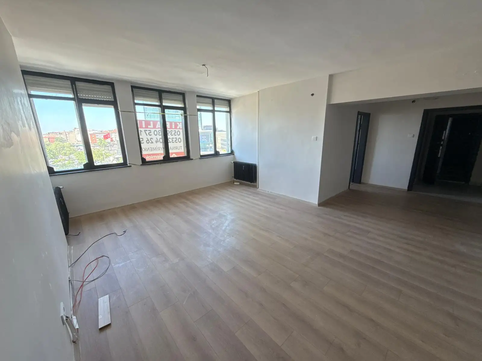 4 LEVENT ANA CADDE ÜSTÜNDE 3.KATTA KİRALIK 3+1 OFİS BÜRO