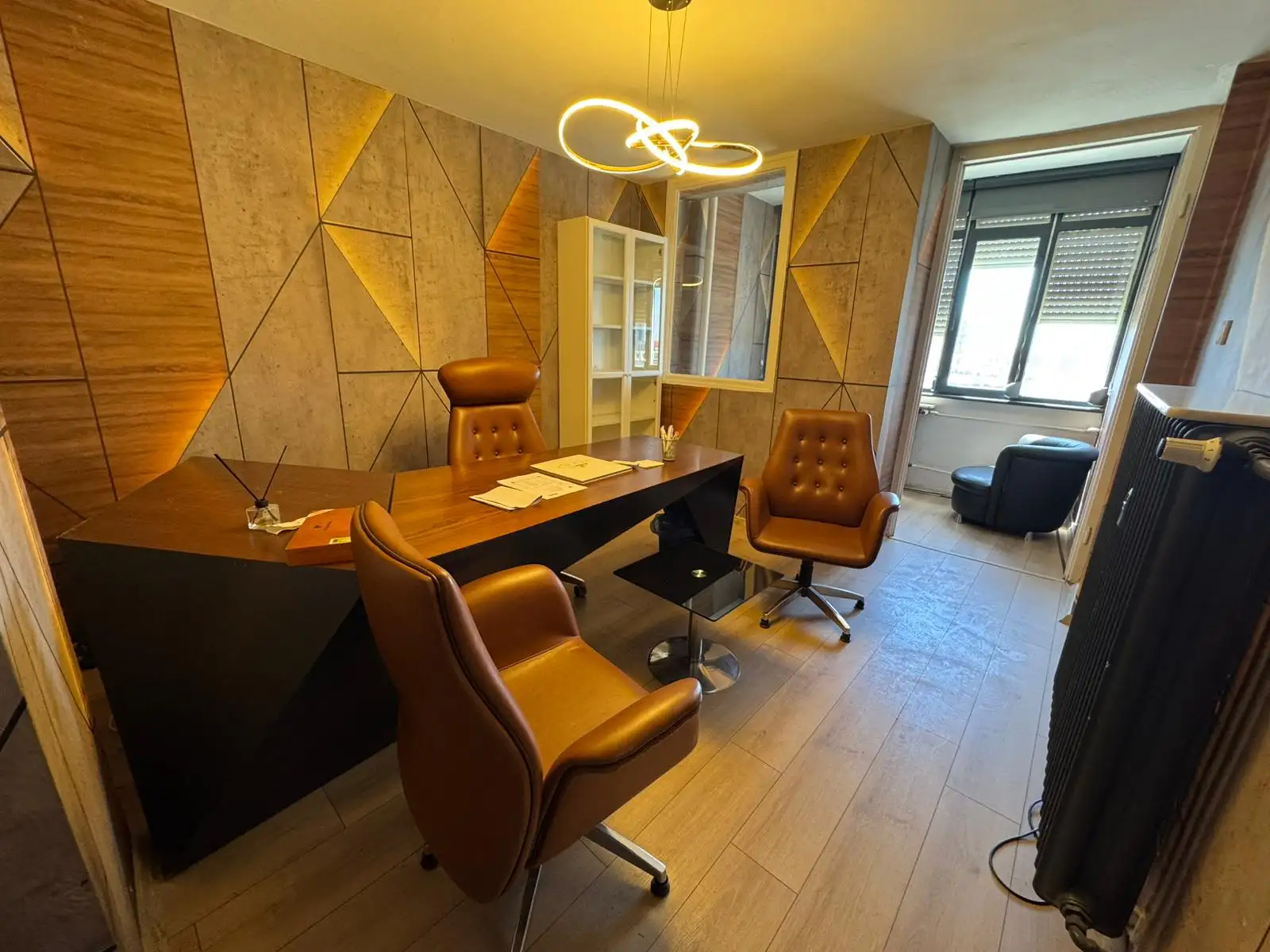 4 LEVENT ANA CADDE ÜSTÜNDE 3.KATTA KİRALIK 3+1 OFİS BÜRO