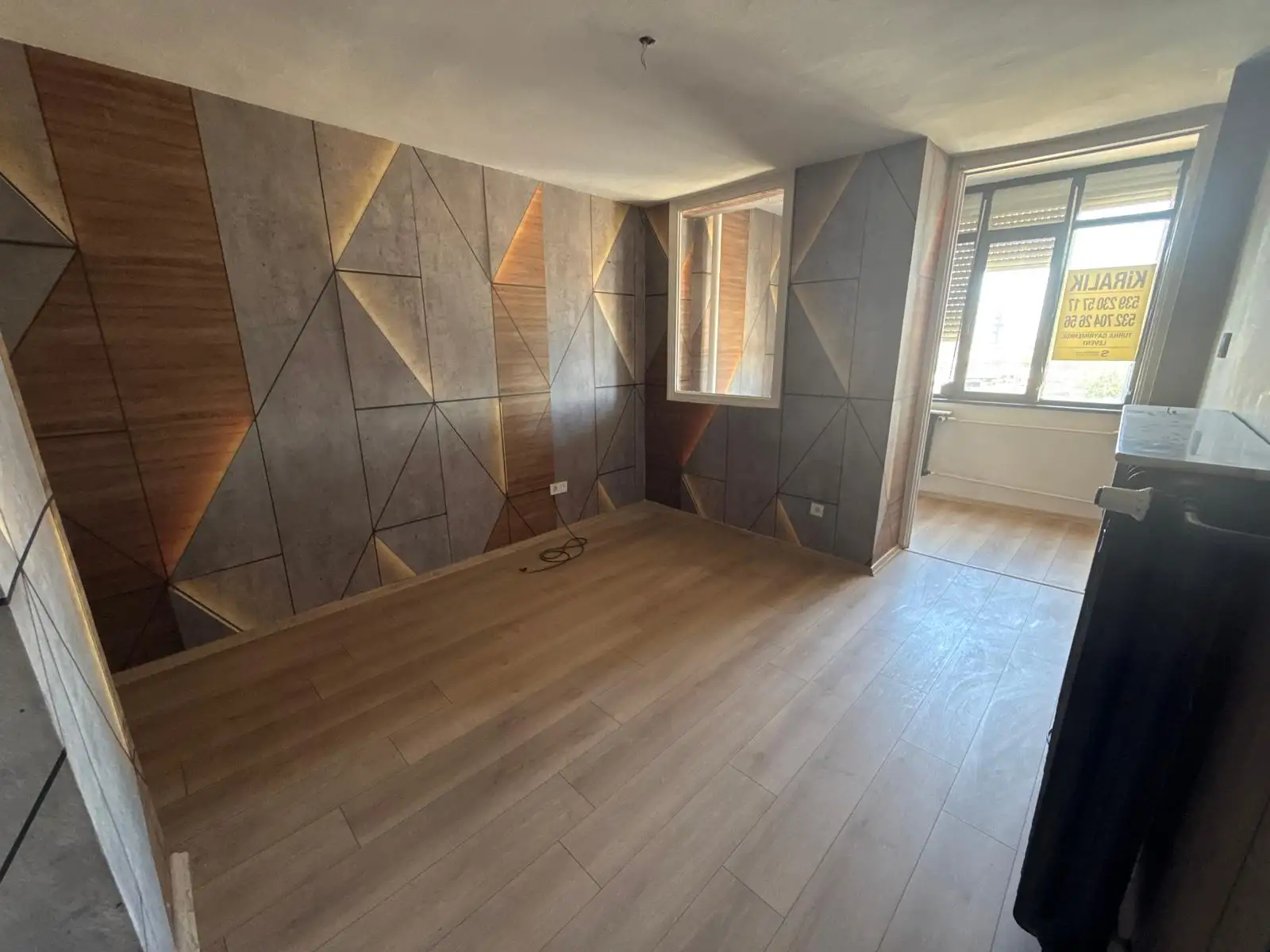 4 LEVENT ANA CADDE ÜSTÜNDE 3.KATTA KİRALIK 3+1 OFİS BÜRO