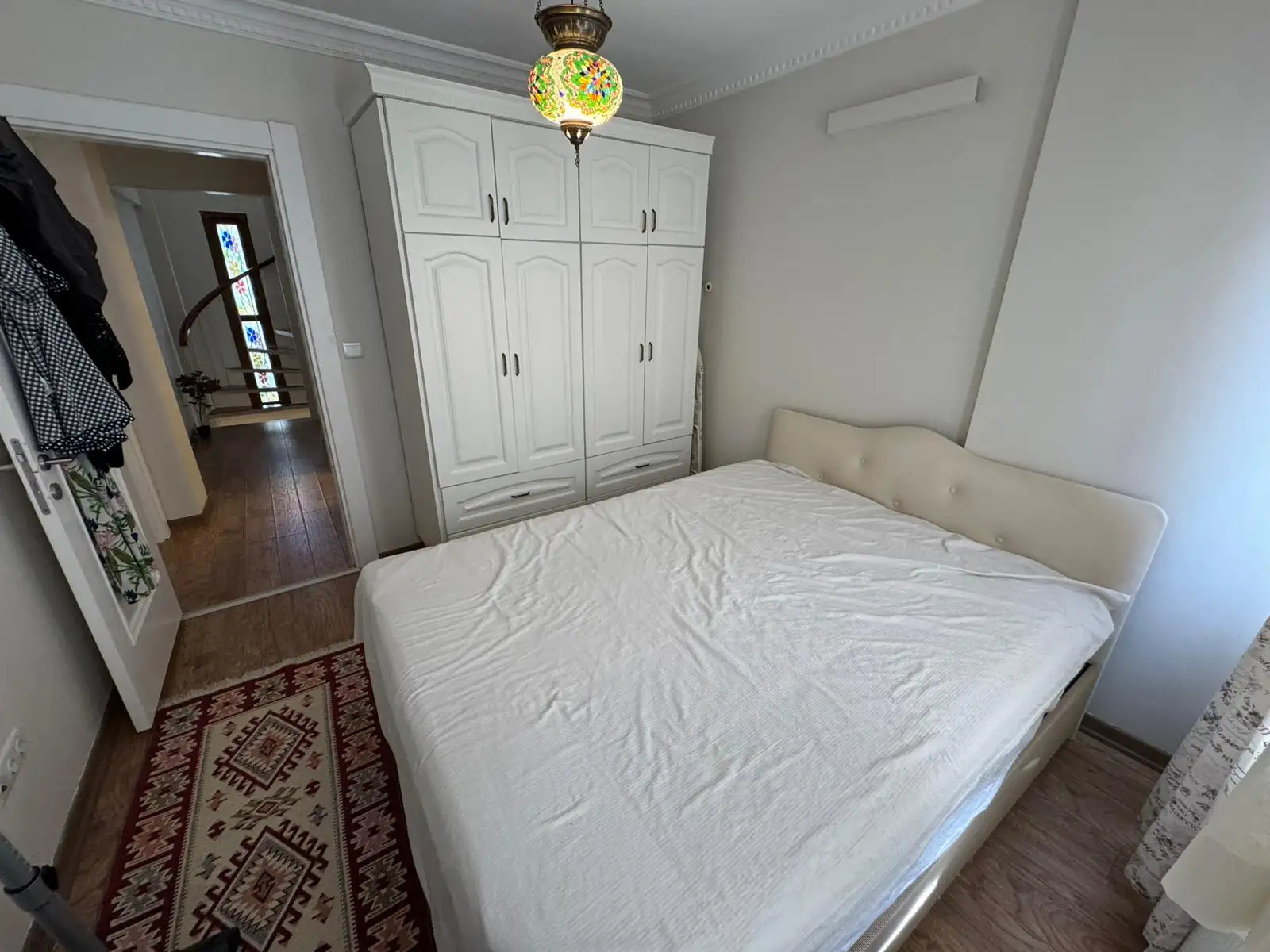 KUMBURGAZDA DENİZE 50 METRE SİTE İÇİNDE EŞYALI SATILIK 5+2 VİLLA
