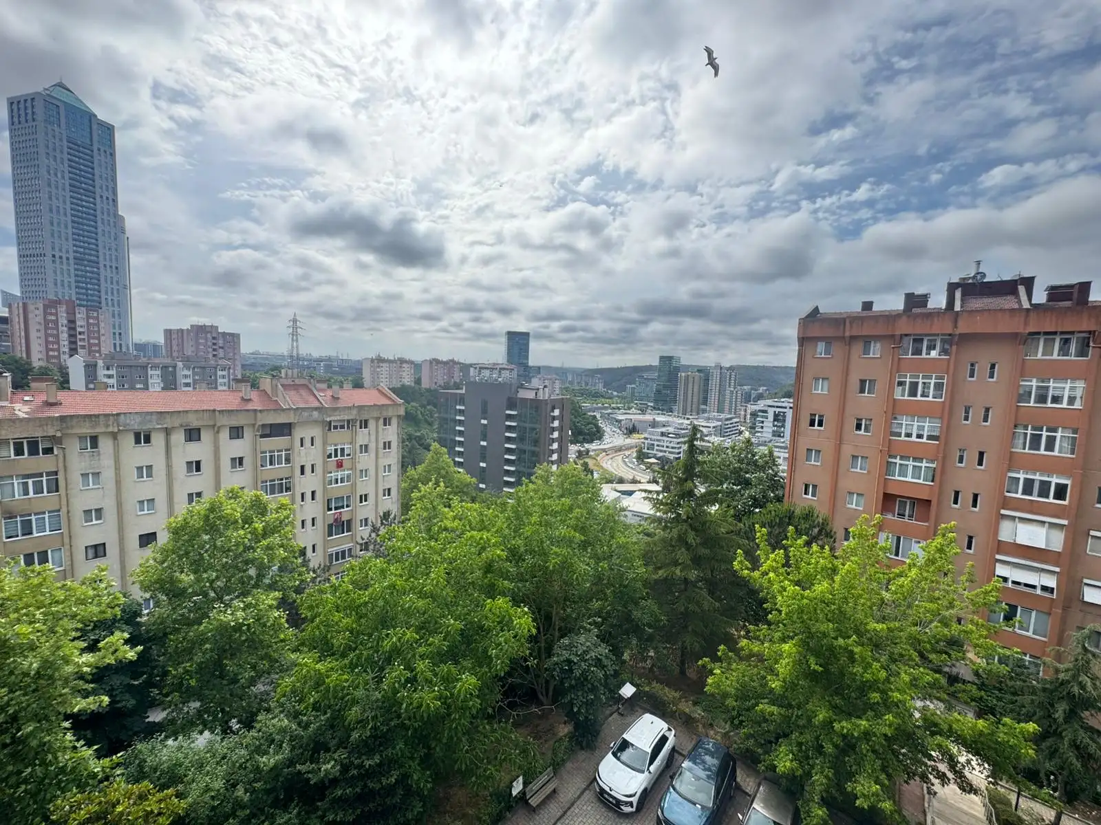 AYAZAĞA OYAK SİTESİNDE ŞEHİR MANZARALI KİRALIK 3+1 DAİRE