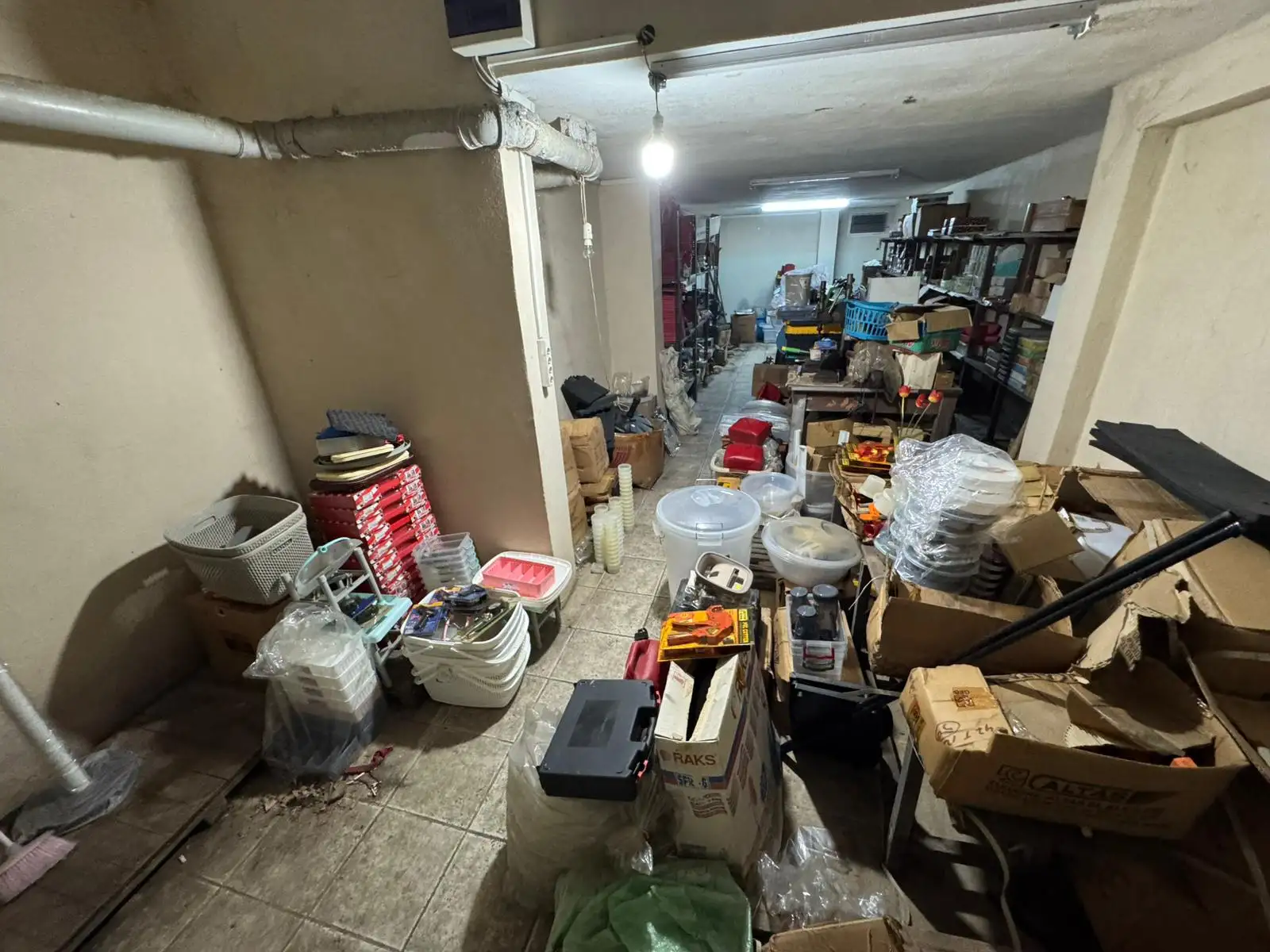 SİLAHTARAĞADA KARADENİZ CADDESİ ÜZERİNDE SATILIK 150M2 DÜKKAN