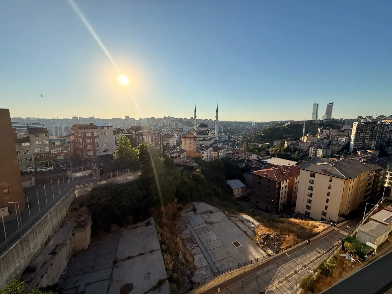 MANZARALI OTOPARKLI TOKİ KONUTLARINDA SATILIK GENİŞ 2+1 DAİRE