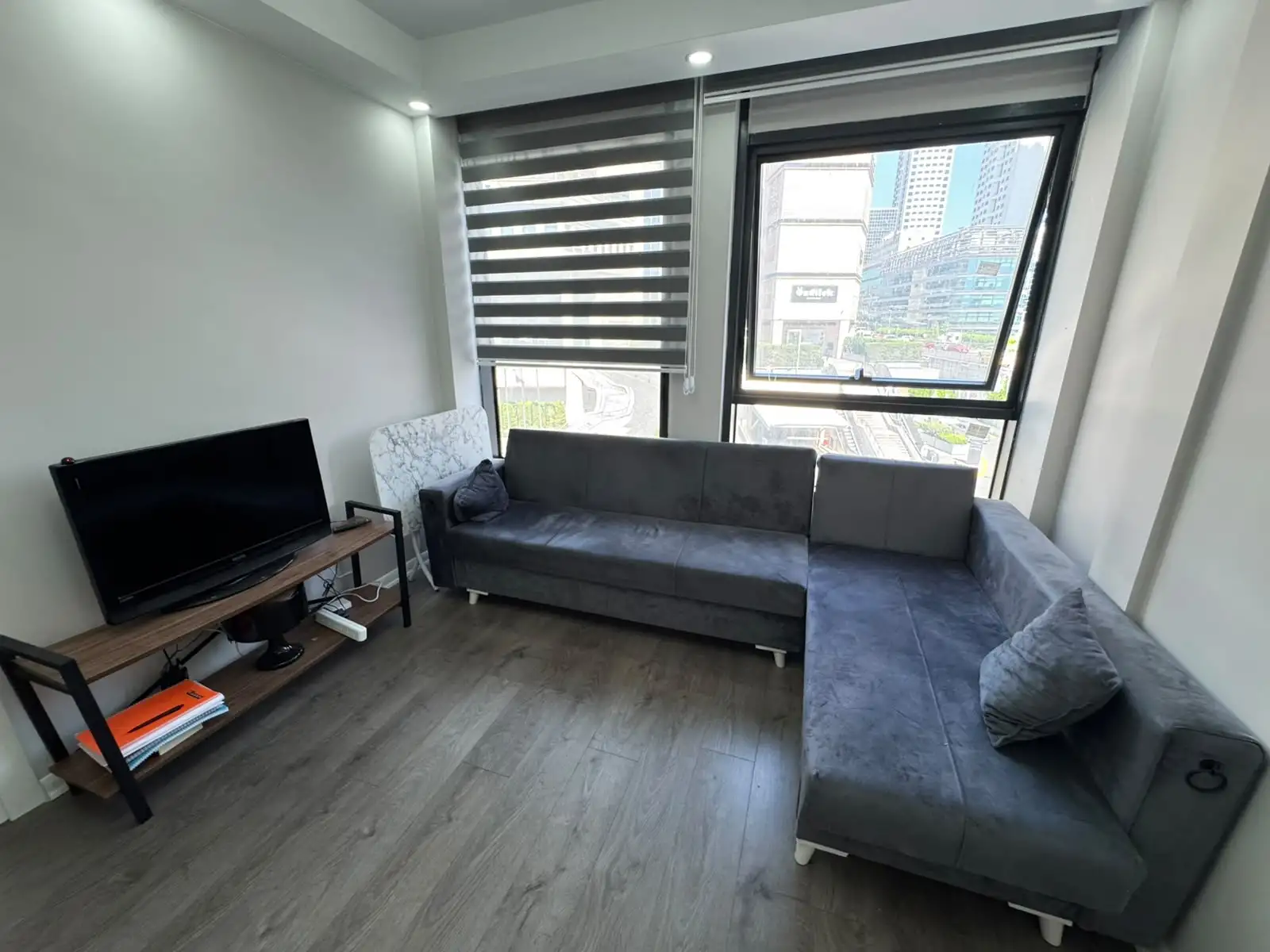 LEVENT POİNT REZİDANSTA KİRALIK EŞYALI 1+1 DAİRE METRO 150 METRE