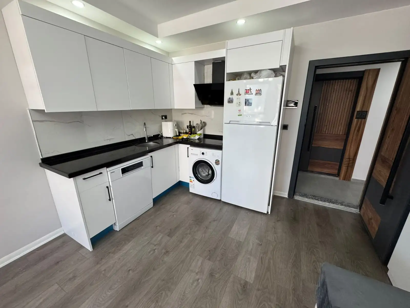 LEVENT POİNT REZİDANSTA KİRALIK EŞYALI 1+1 DAİRE METRO 150 METRE