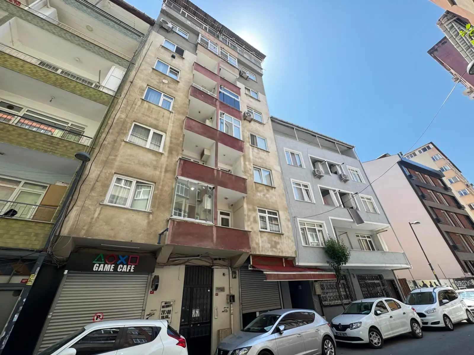 ESENTEPE'DE METROYA YAKIN ASANSÖRLÜ BİNADA SATILIK 2+1 DAİRE