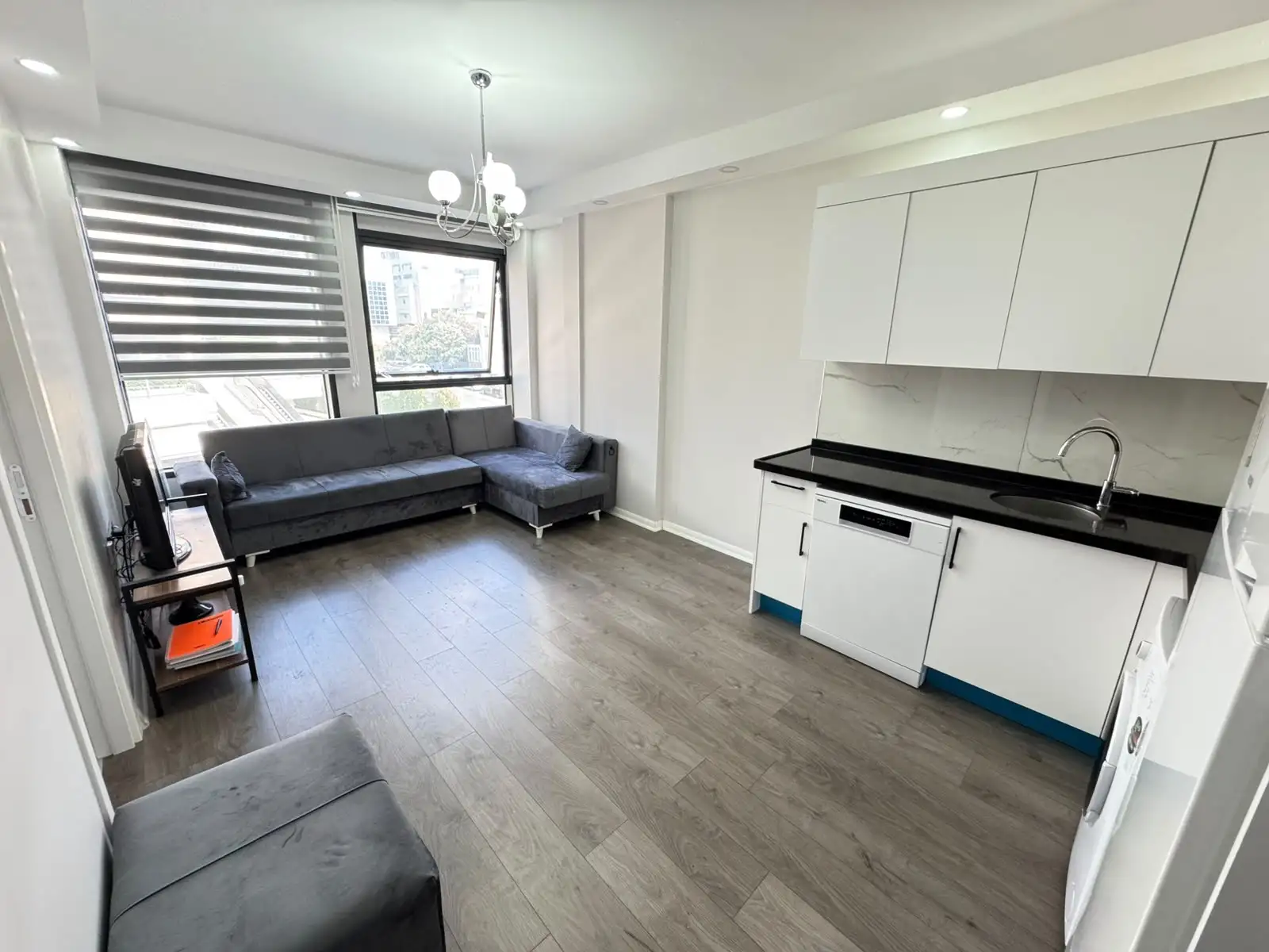 LEVENT POİNT REZİDANSTA KİRALIK EŞYALI 1+1 DAİRE METRO 150 METRE