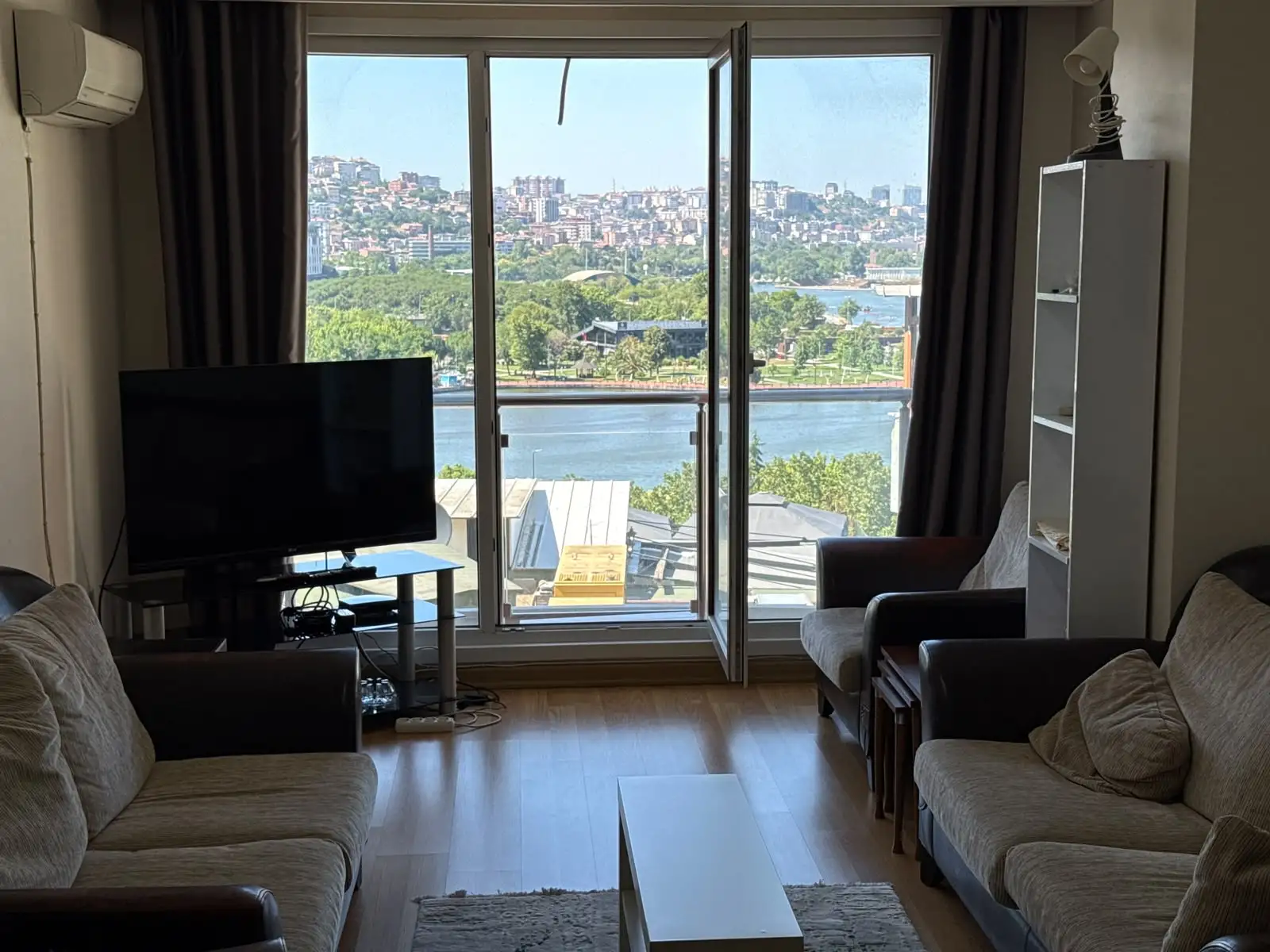 SÜTLÜCEDE HALİÇ MANZARALI SİTE İÇİNDE SATILIK 3+1 DAİRE