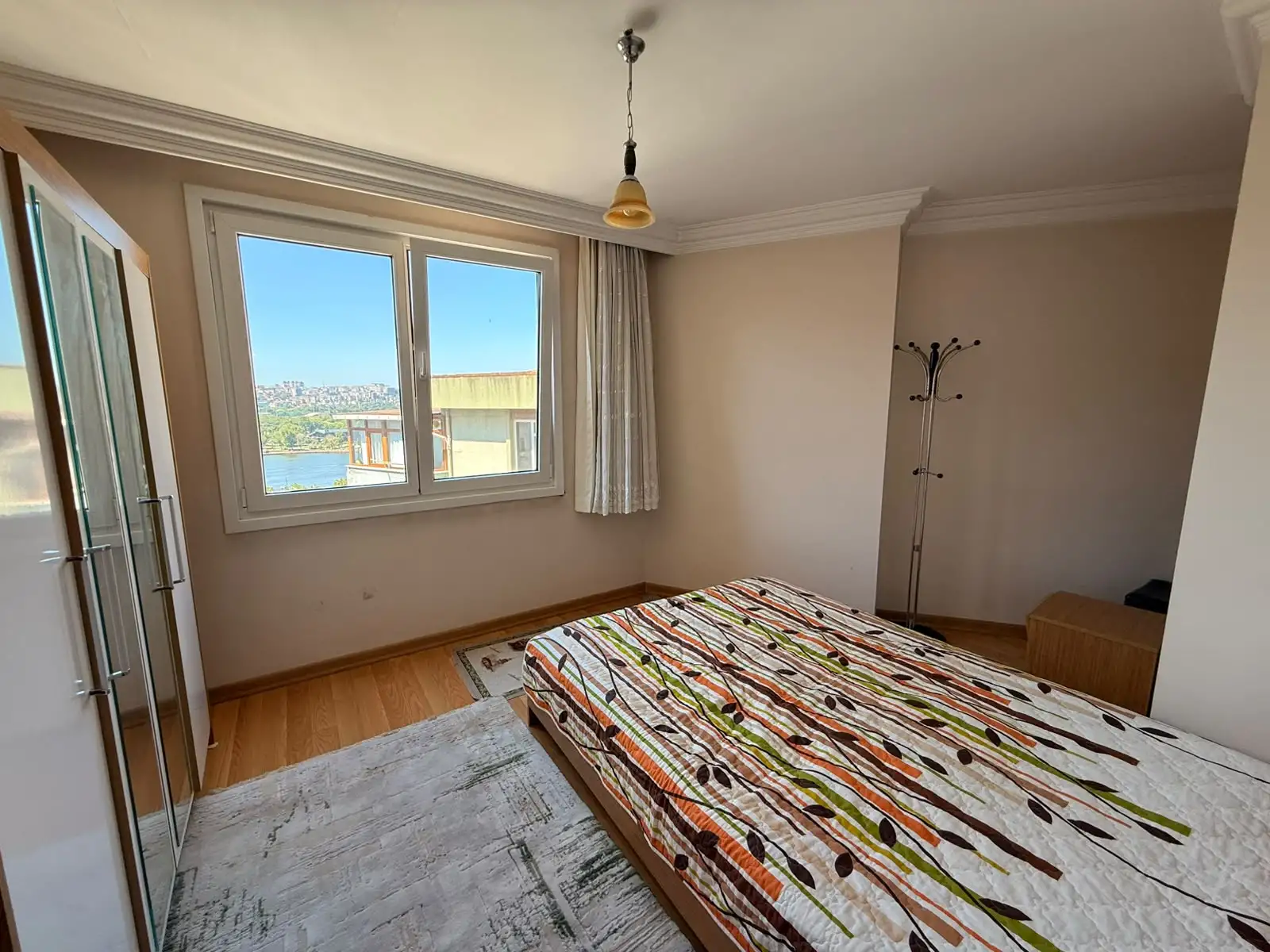 SÜTLÜCEDE HALİÇ MANZARALI SİTE İÇİNDE SATILIK 3+1 DAİRE