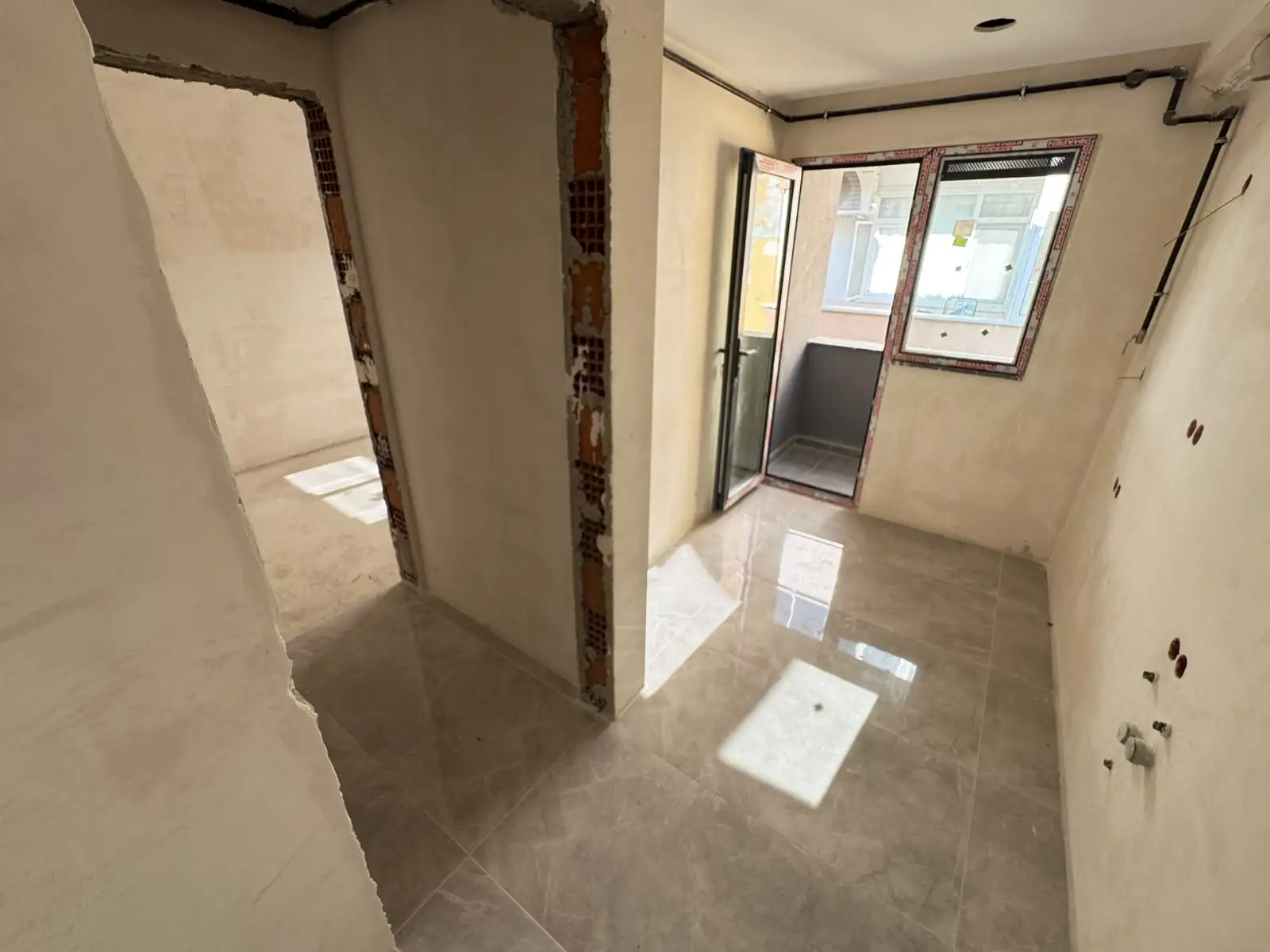 ESENTEPE'DE METROYA YAKIN SIFIR BİNADA SATILIK 3+1 DUBLEKS DAİRE