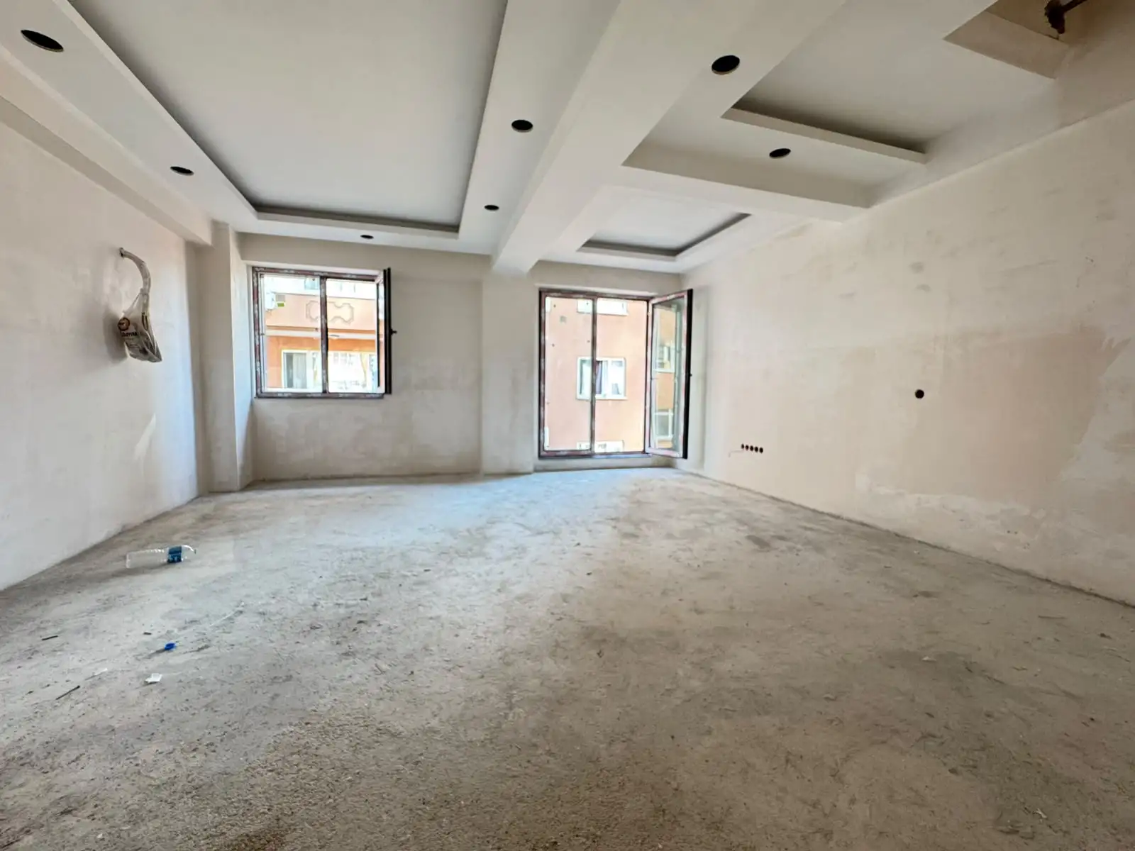 ESENTEPE'DE METROYA YAKIN SIFIR BİNADA SATILIK 3+1 DUBLEKS DAİRE
