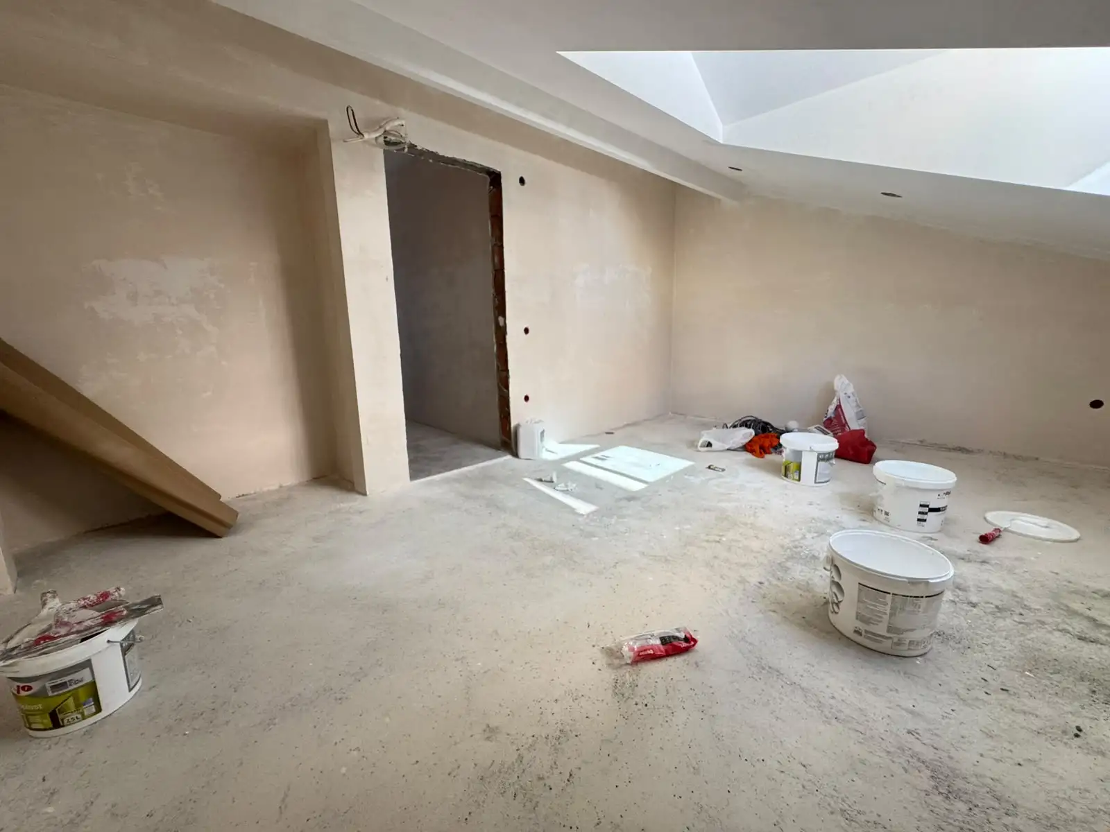 ESENTEPE'DE METROYA YAKIN SIFIR BİNADA SATILIK 3+1 DUBLEKS DAİRE