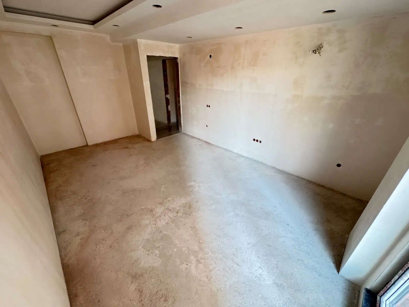 ESENTEPE'DE METROYA YAKIN SIFIR BİNADA SATILIK 2+1 DAİRE