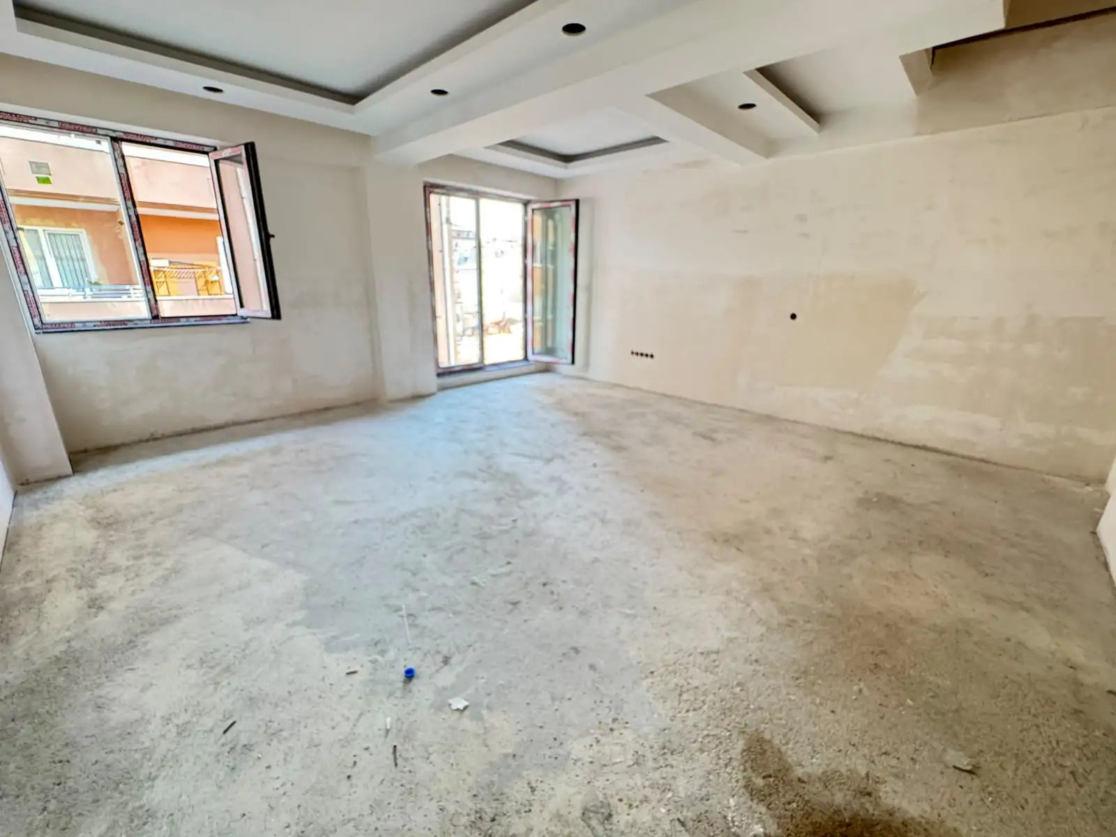 ESENTEPE'DE METROYA YAKIN SIFIR BİNADA SATILIK 3+1 DUBLEKS DAİRE