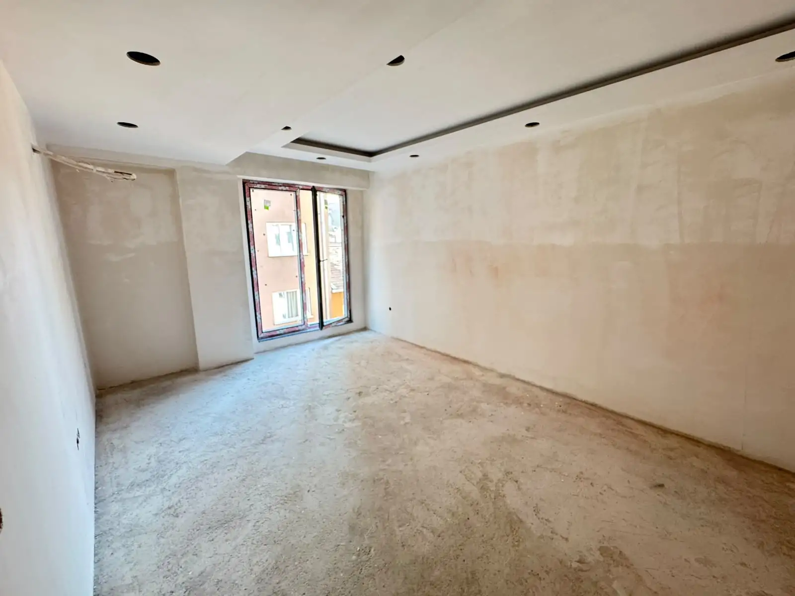ESENTEPE'DE METROYA YAKIN SIFIR BİNADA SATILIK 2+1 DAİRE