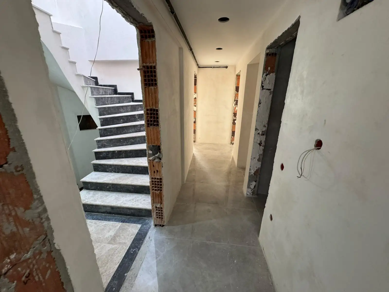 ESENTEPE'DE METROYA YAKIN SIFIR BİNADA SATILIK 3+1 DUBLEKS DAİRE