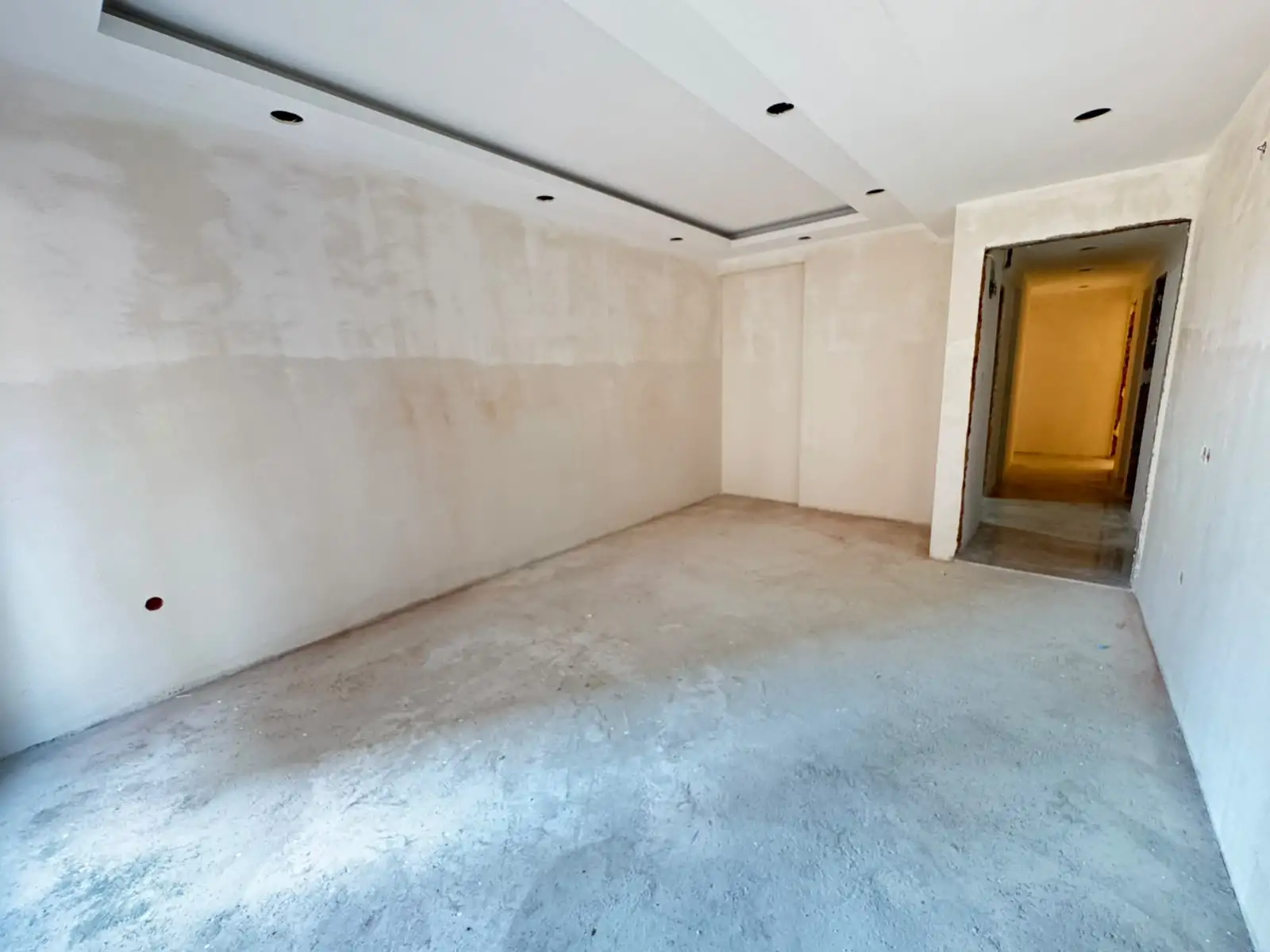 ESENTEPE'DE METROYA YAKIN SIFIR BİNADA SATILIK 2+1 DAİRE