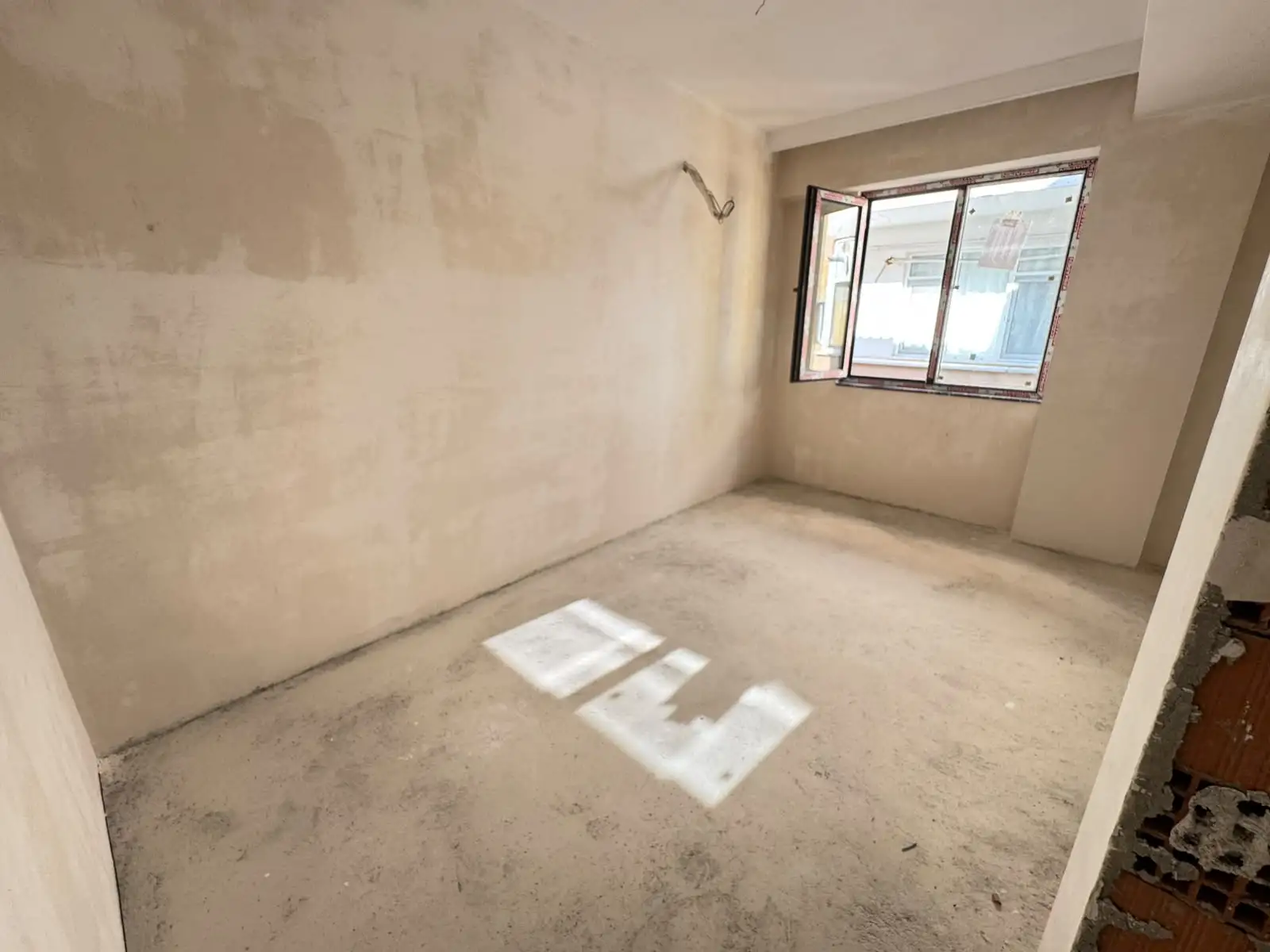ESENTEPE'DE METROYA YAKIN SIFIR BİNADA SATILIK 3+1 DUBLEKS DAİRE