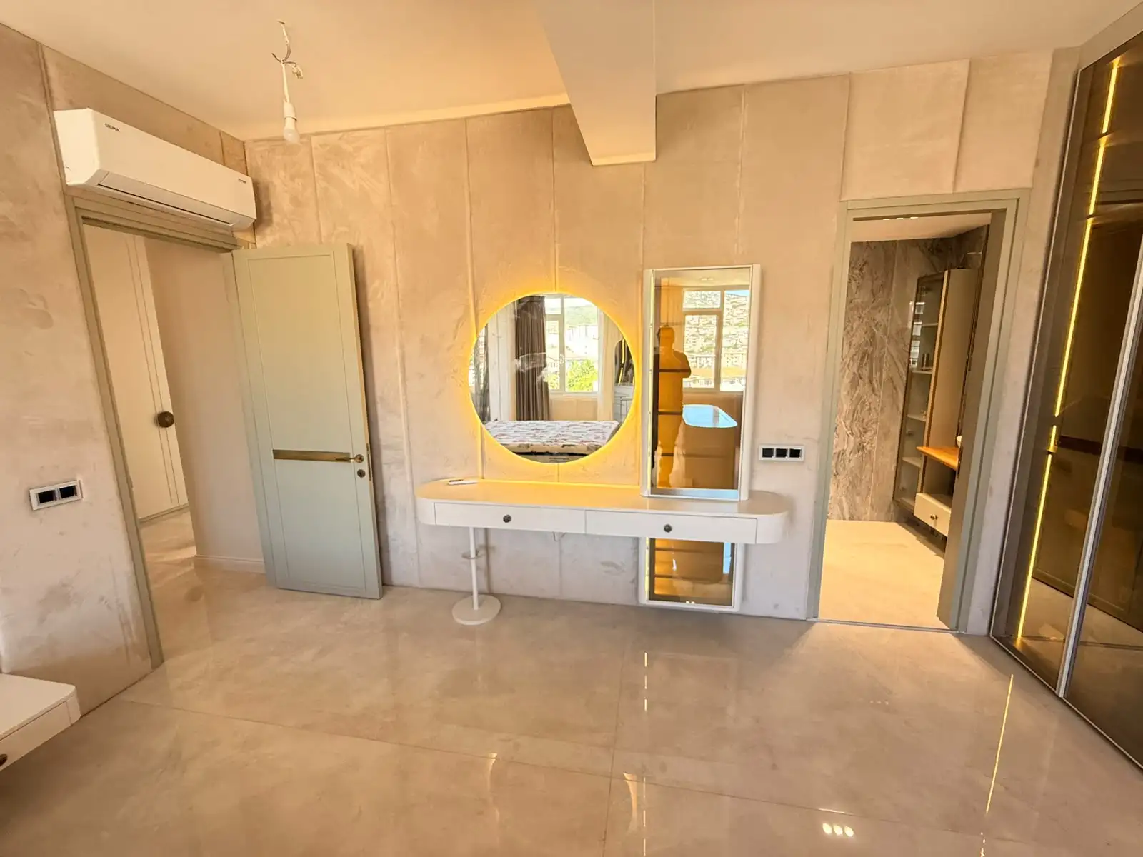 MALTEPE'DE DENİZ MANZARALI ÖZEL TASARIM EŞYALI SATILIK 2+1 DAİRE