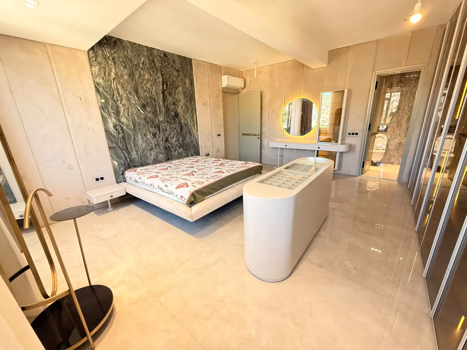 MALTEPE'DE DENİZ MANZARALI ÖZEL TASARIM EŞYALI SATILIK 2+1 DAİRE