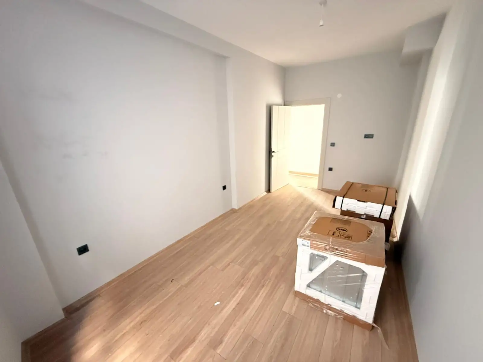 BEYOĞLU SÜTLÜCEDE YENİ BİNADA SATILIK KAPALI MUTFAKLI 2+1 DAİRE
