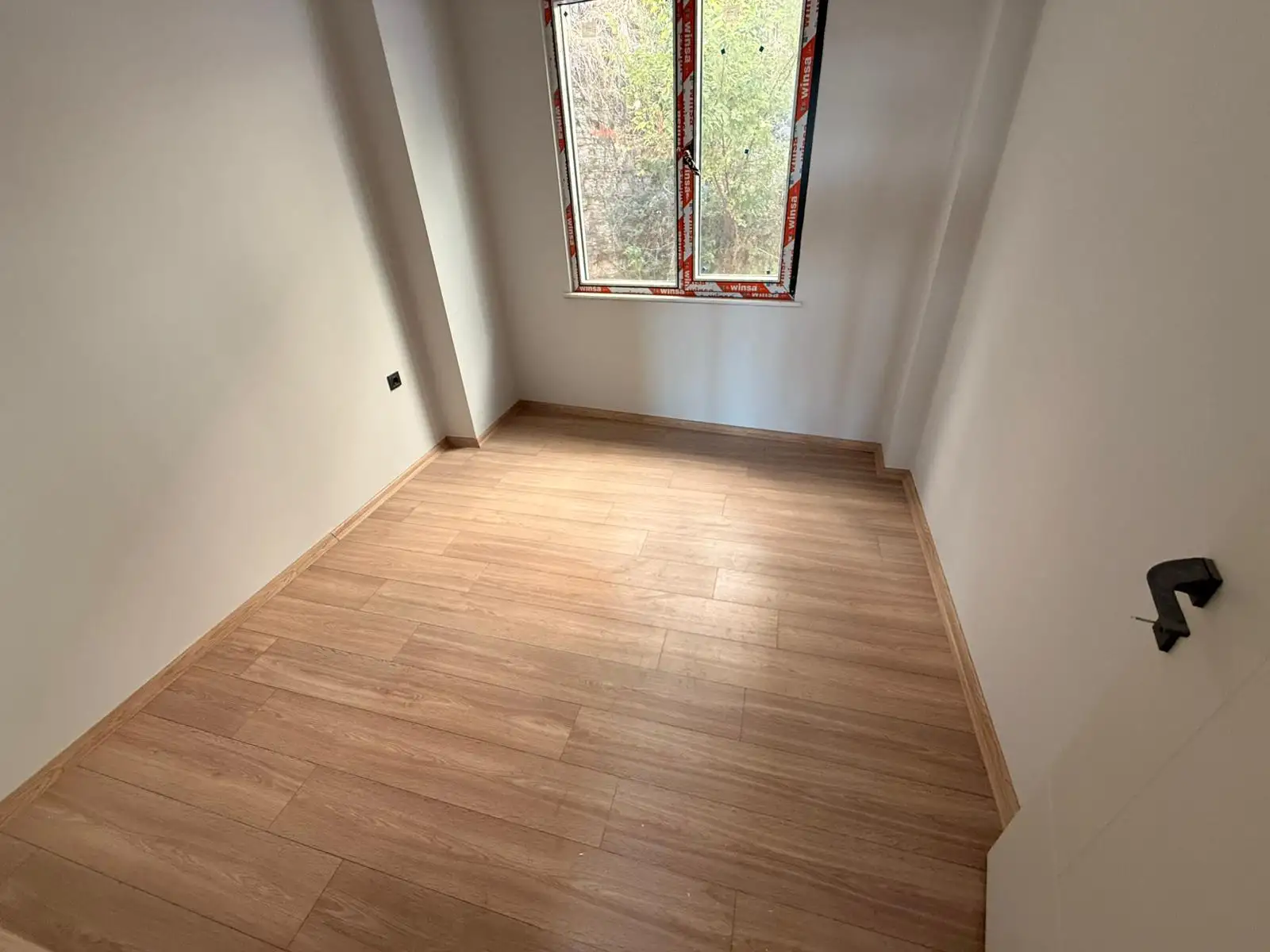 BEYOĞLU SÜTLÜCEDE YENİ BİNADA SATILIK HALİÇ MANZARALI 2+1 DAİRE