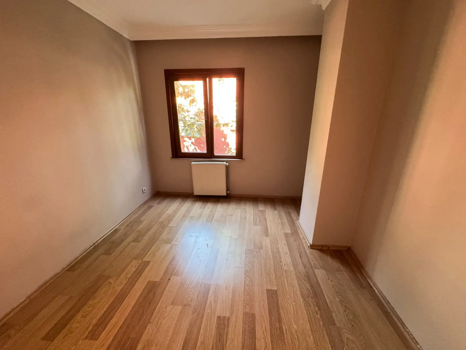 HALİL RIFAT PAŞA'DA KAPALI OTOPARKLI SATILIK 3+1 DAİRE