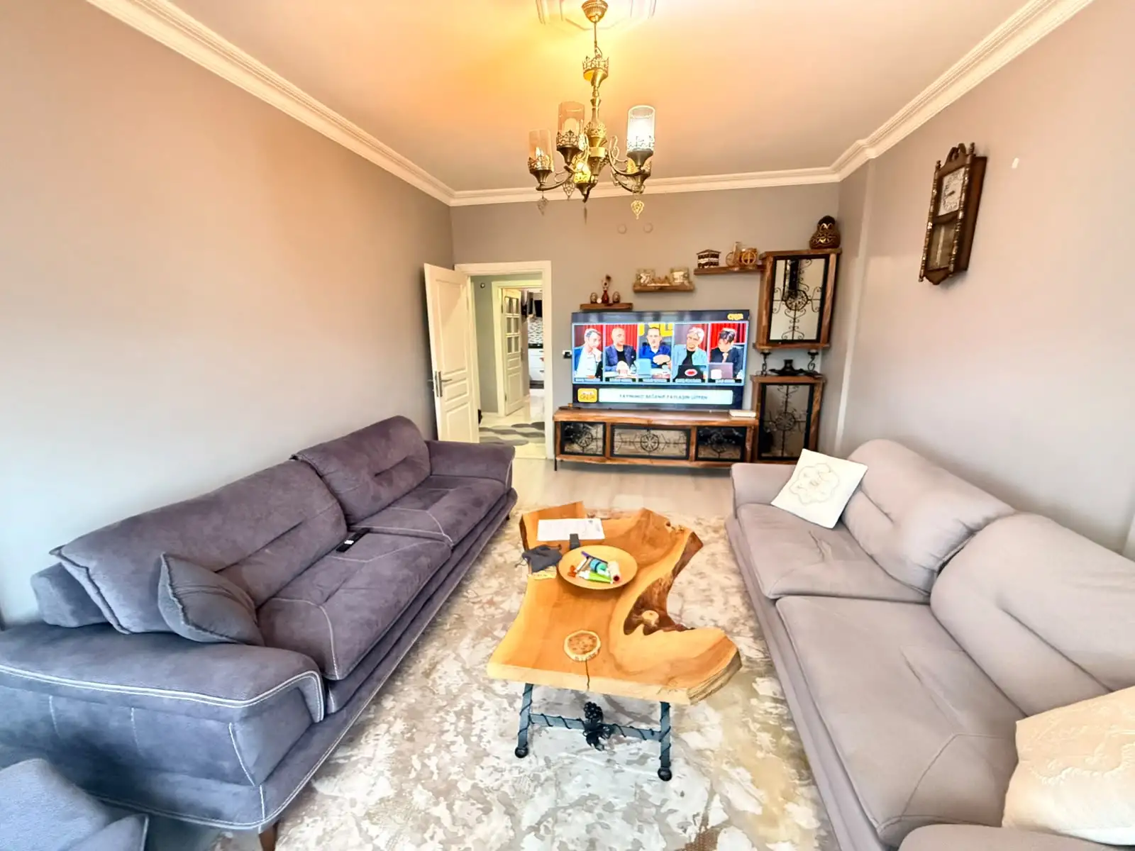 ÇENGELKÖYDE HAVUZLU SİTE İÇERİSİNDE SATILIK 3+1 DAİRE